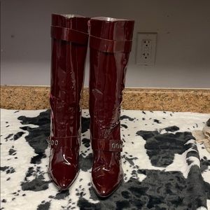 Ladies BCBG MAXAZRIA PATEN LEATHER BOOTS